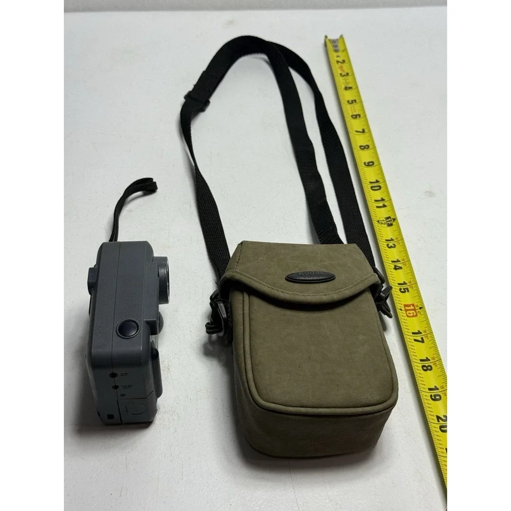 Kodak DC 3200 Digital Camera W Carrying Case Battery Door Wont Latch Corrosion‎